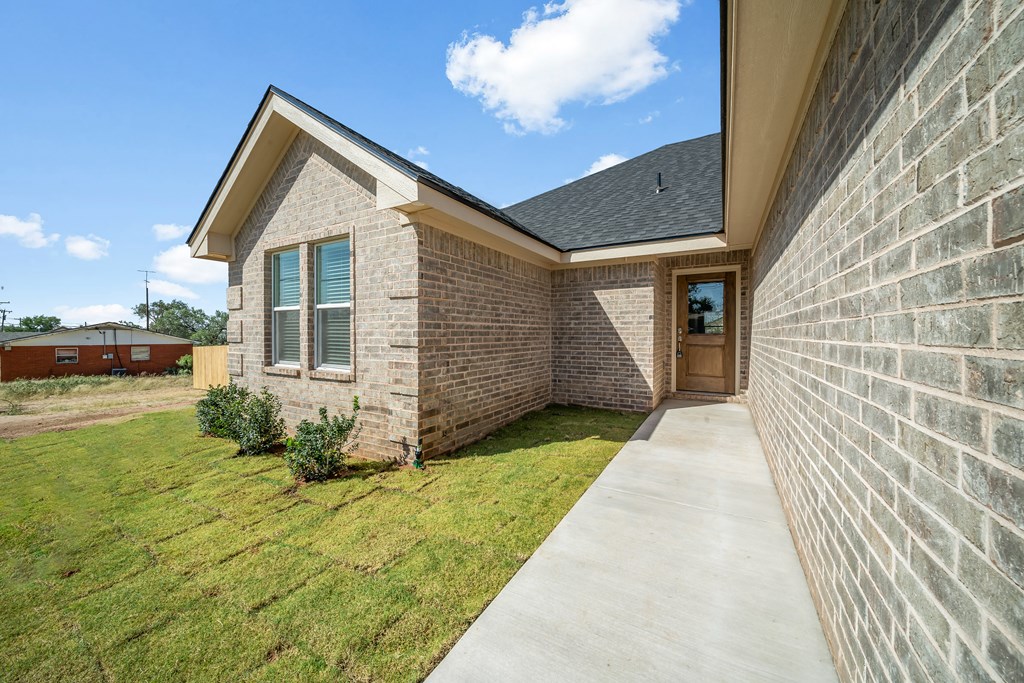 Exterior of 613 Ridgeroad Dr